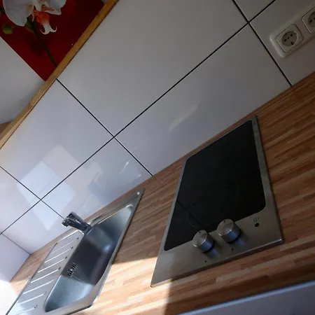 Moderne Studio Apartments Und 4 Zimmer Wohnungen In Oberhausen, Ideal Fuer Geschaeftsreisende Und Monteure Oberhausen  Exterior photo